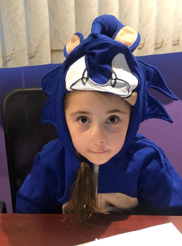 Antonella ha sido intervenida quirúrgicamente en varias ocasiones y su madre ha enfrentado sola su tratamiento, pues el padre de la niña nunca se hizo cargo de ella.
<br>