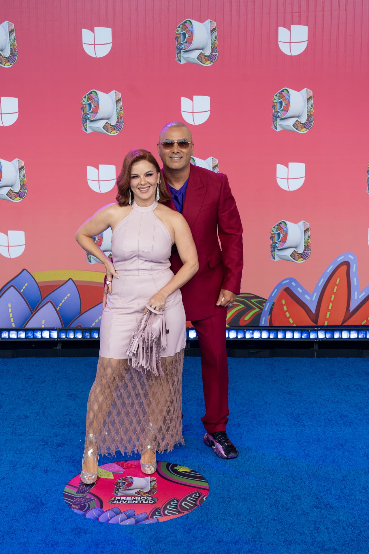 <b>Wisin y su esposa </b>Yomaira Ortiz posaron muy felices y sonrientes.