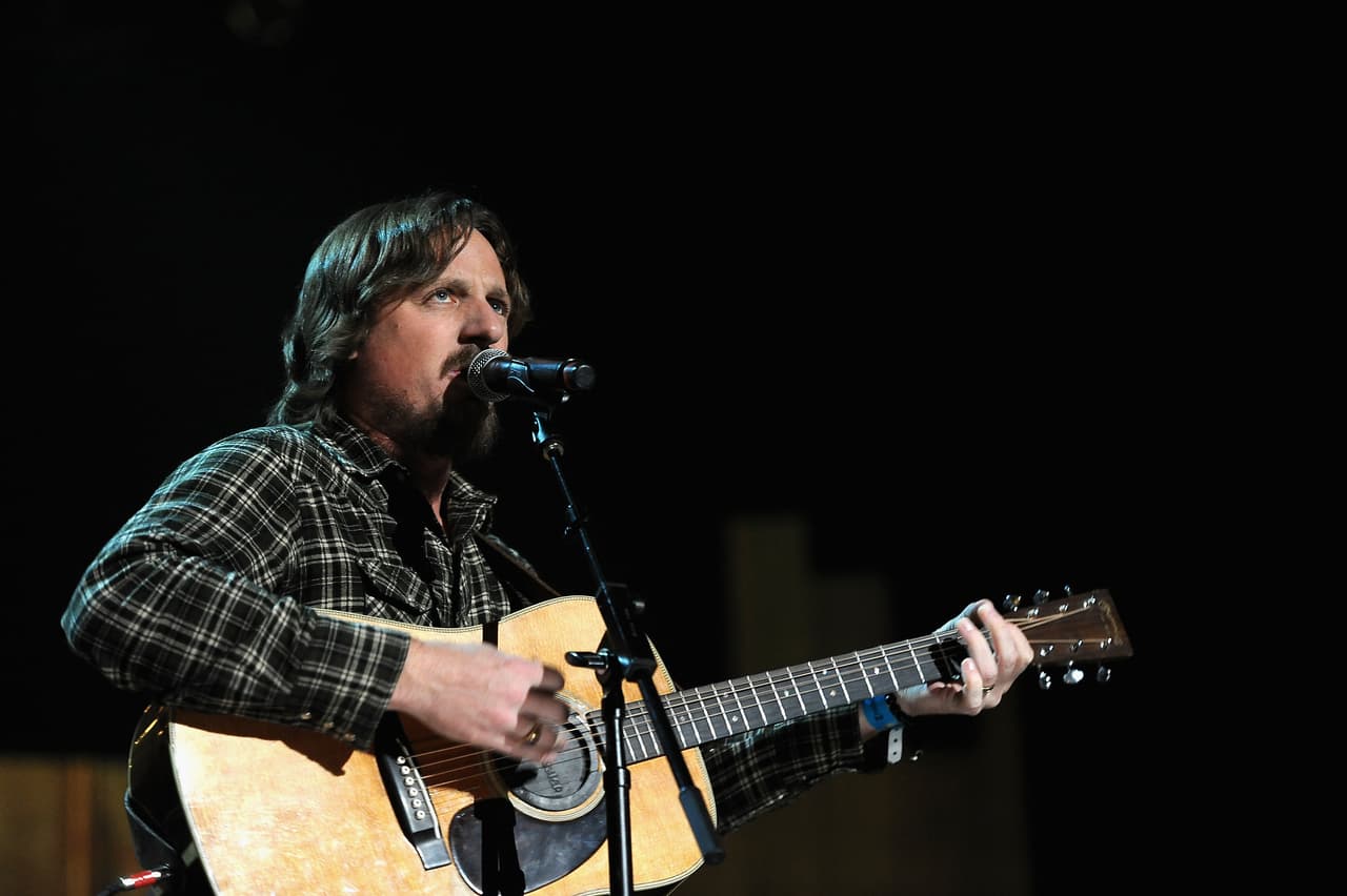 Sturgill Simpson nominado a mejor álbum del año por 'A sailor's gide to earth'.