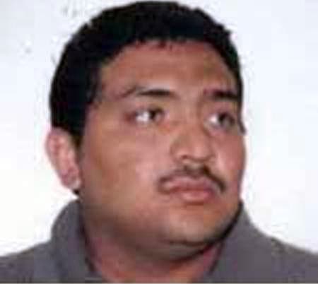 Roger Galindo Sepeda nació en Choluteca, Honduras el 4 de diciembre de 1973. Mide 5'10'' y pesas entre 220 y 240 libras. Tiene cabello negro y ojos cafés. Trabaja como DJ y tiene una cicatriz en la frente y en el abdomen. Su orden de arresto se emitió el 24 de mayo del 2002. Galindo Sepeda vivió en Fort Worth hasta el 2002 y quizá se regresó a vivir a Honduras.