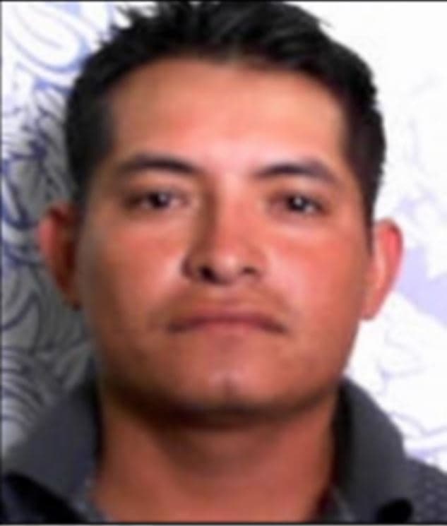 Medardo Gutiérrez López. Hay poca información sobre este caso. El FBI afirma que el cadáver de este mexicano de 31 años fue localizado el 6 de julio de 2020 en una ruta lateral de la autopista 40 en Fort Wingate, en Nuevo México. No se ha determinado la causa de su muerte.
<br>
<br>La agencia federal difundió cuatro fotografías de este hombre; una de estas parece ser la de su boda. Nació el 8 de junio de 1989 en Oaxaca, en el sureste mexicano. Se pide la colaboración del público para identificar las circunstancias en torno a esta muerte catalogada como “sospechosa”.