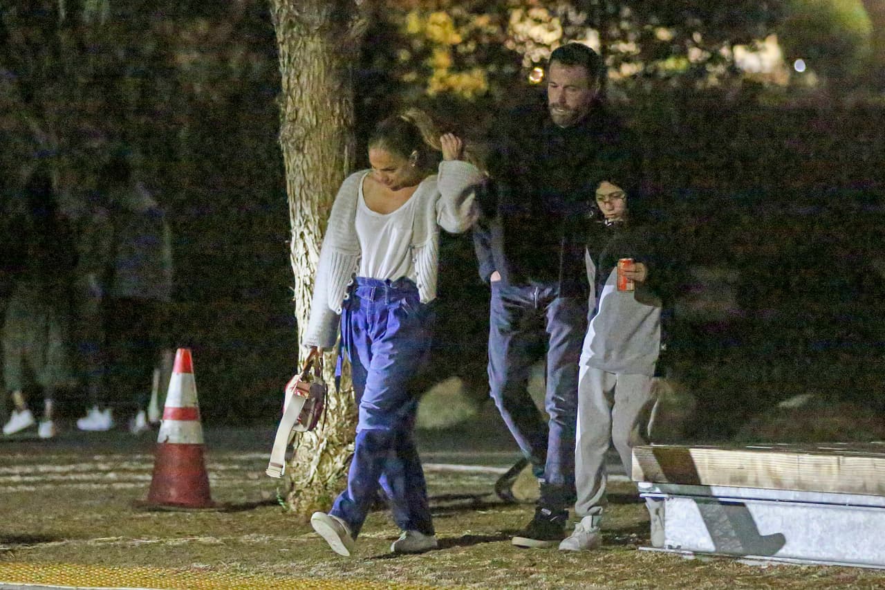 El actor y la cantante fueron captados el pasado fin de semana llevando a sus retoños a la proyección al aire libre de la película 'School of rock' en Los Ángeles. 
<br>