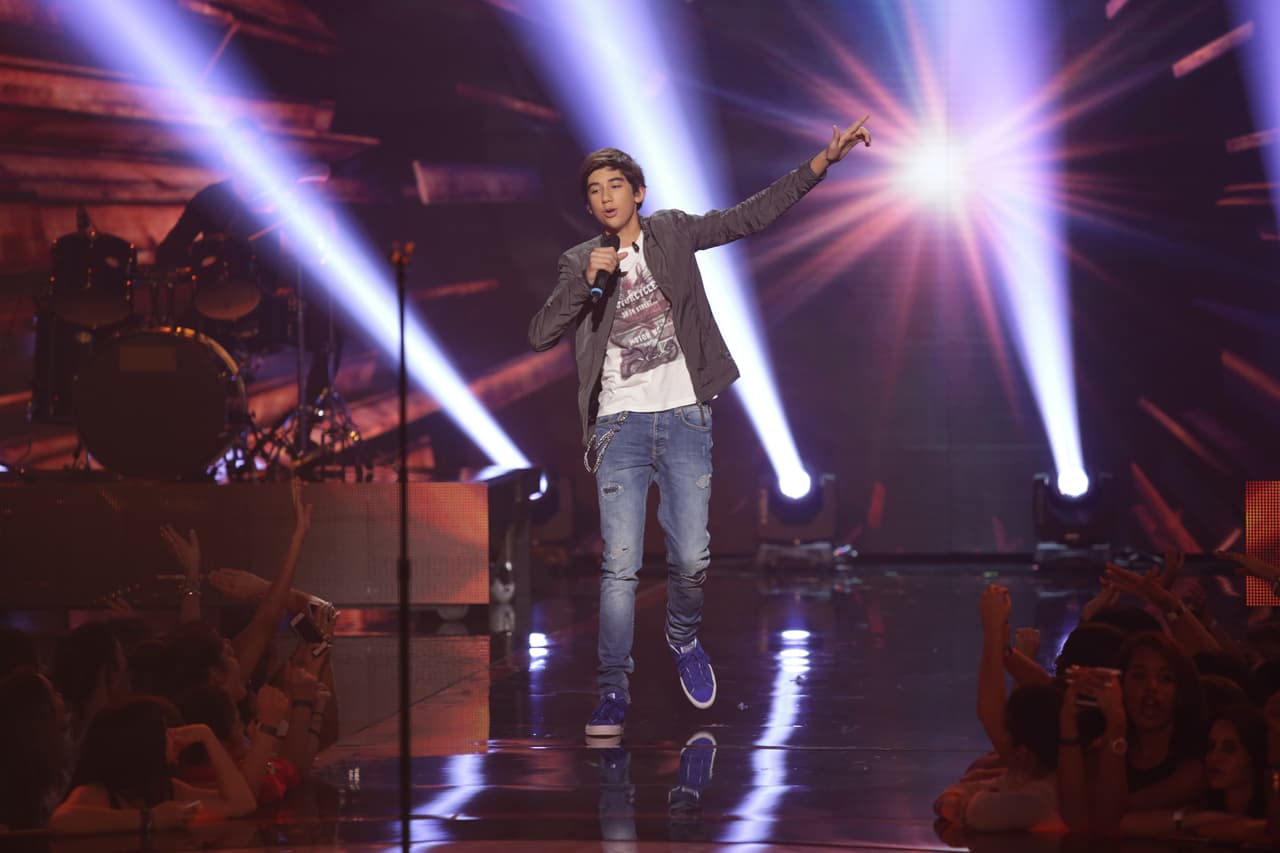 Una noche donde se le hizo honor al Latin GRAMMY, hubo sorpresas y la eliminación de un chico más. Esta noche le dijimos adiós a Sebastián y los jueces, además de no tener paciencia, fueron difíciles de complacer.