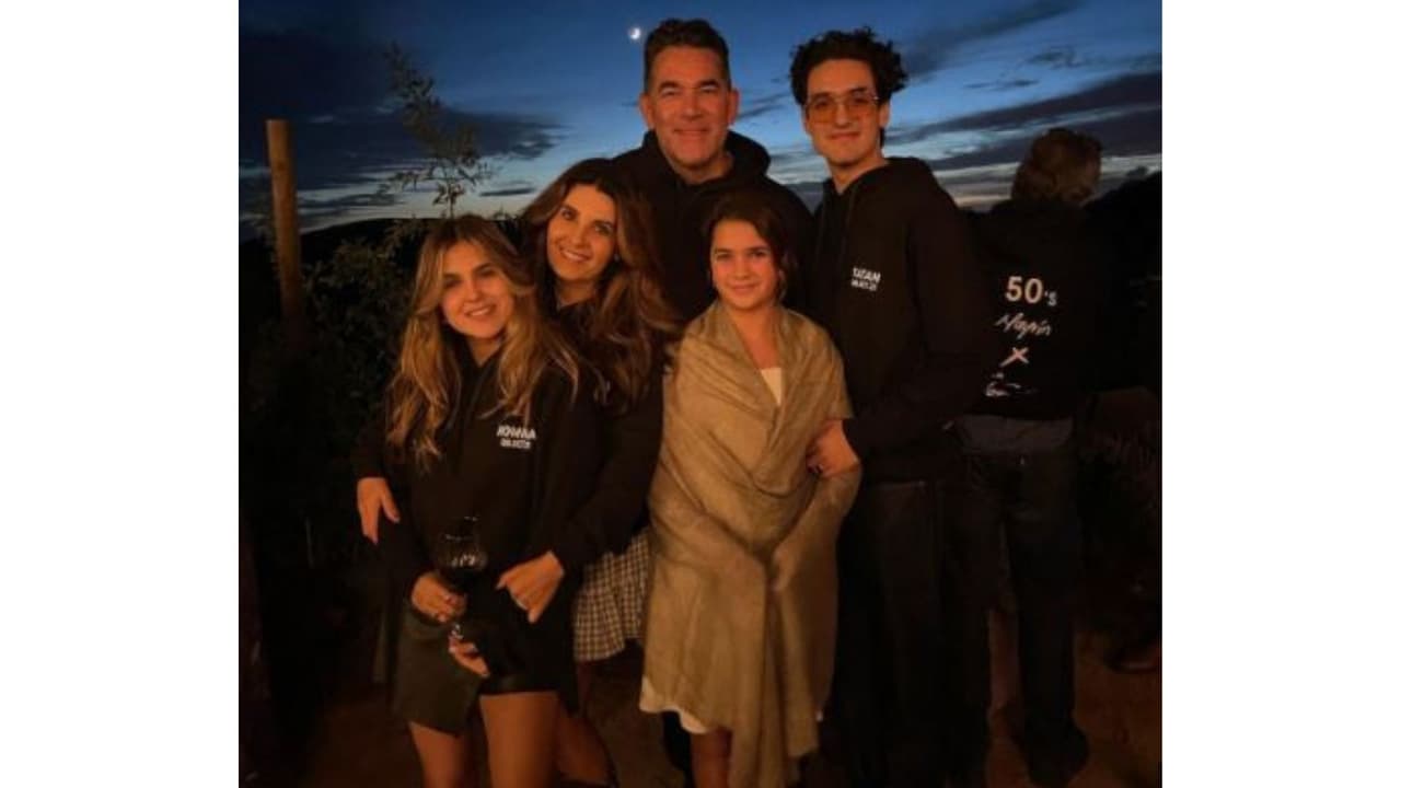 Mayrín Villanueva y su familia
