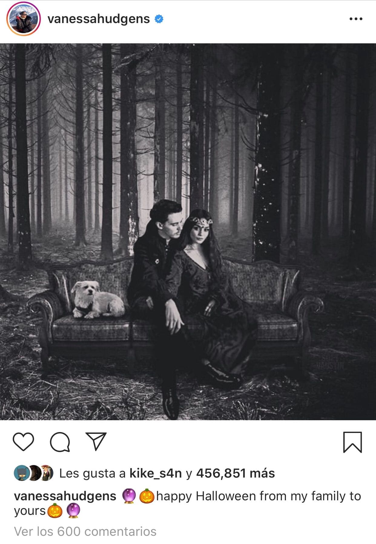 La última vez que Hudgens compartió una foto con Butler en
<b> <a href="https://www.instagram.com/p/B4SsmnahE6i/">Instagram</a></b> fue esta del 31 de octubre. Junto a la imagen decía: "Feliz Halloween de mi familia a la tuya".