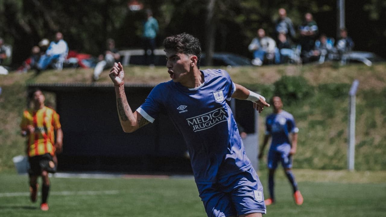 Diego Abreu marca golazo y hace campeón a Defensor Sporting