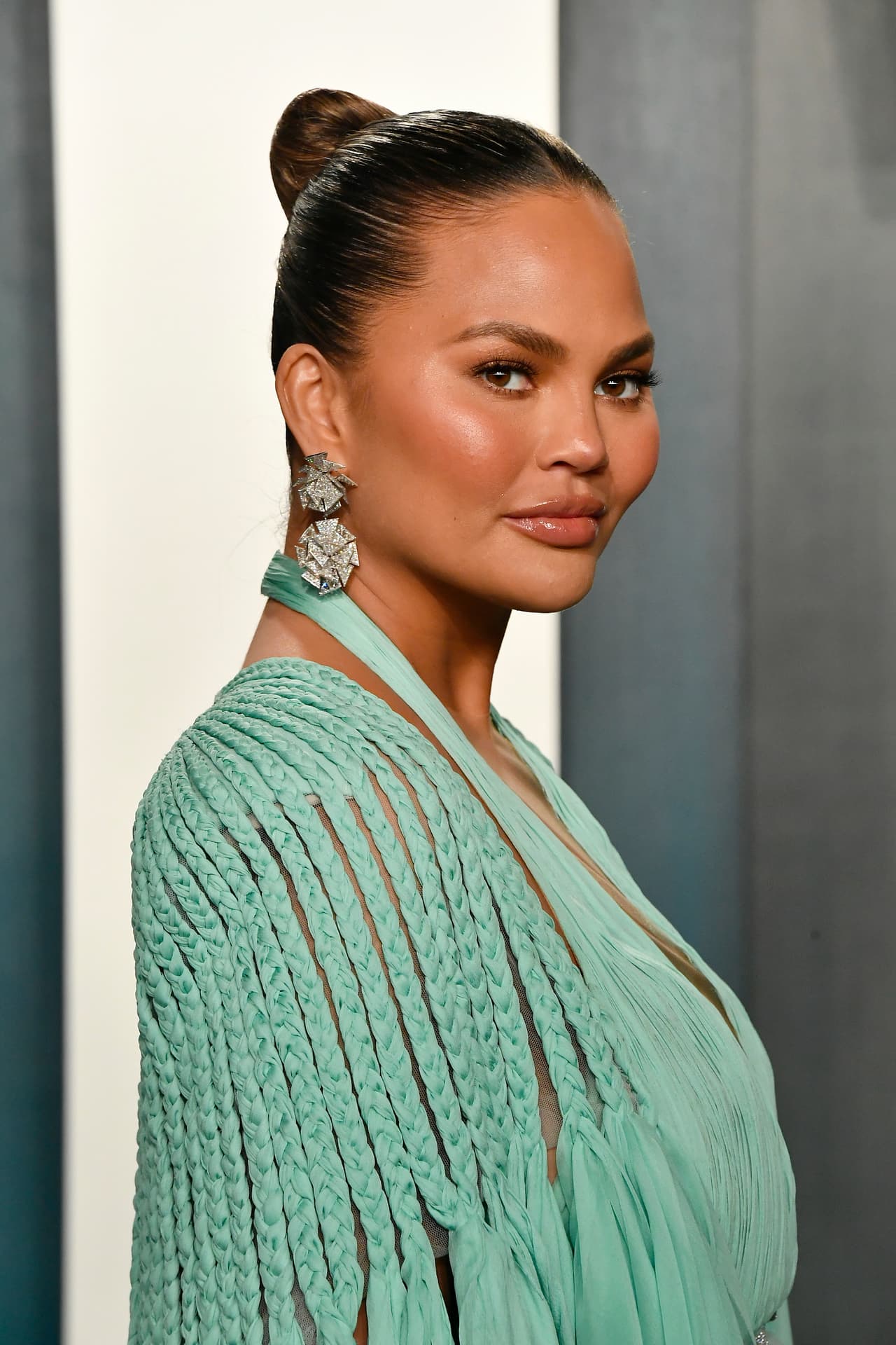 <b>#10 Chrissy Teigen</b>
<br>Tras sufrir la pérdida de su bebé, en febrero de 2021, Chrissy Teigen reveló que sentía patadas en el estómago, pero realmente se trataba de las molestias de su 
<b>endometriosis</b>.