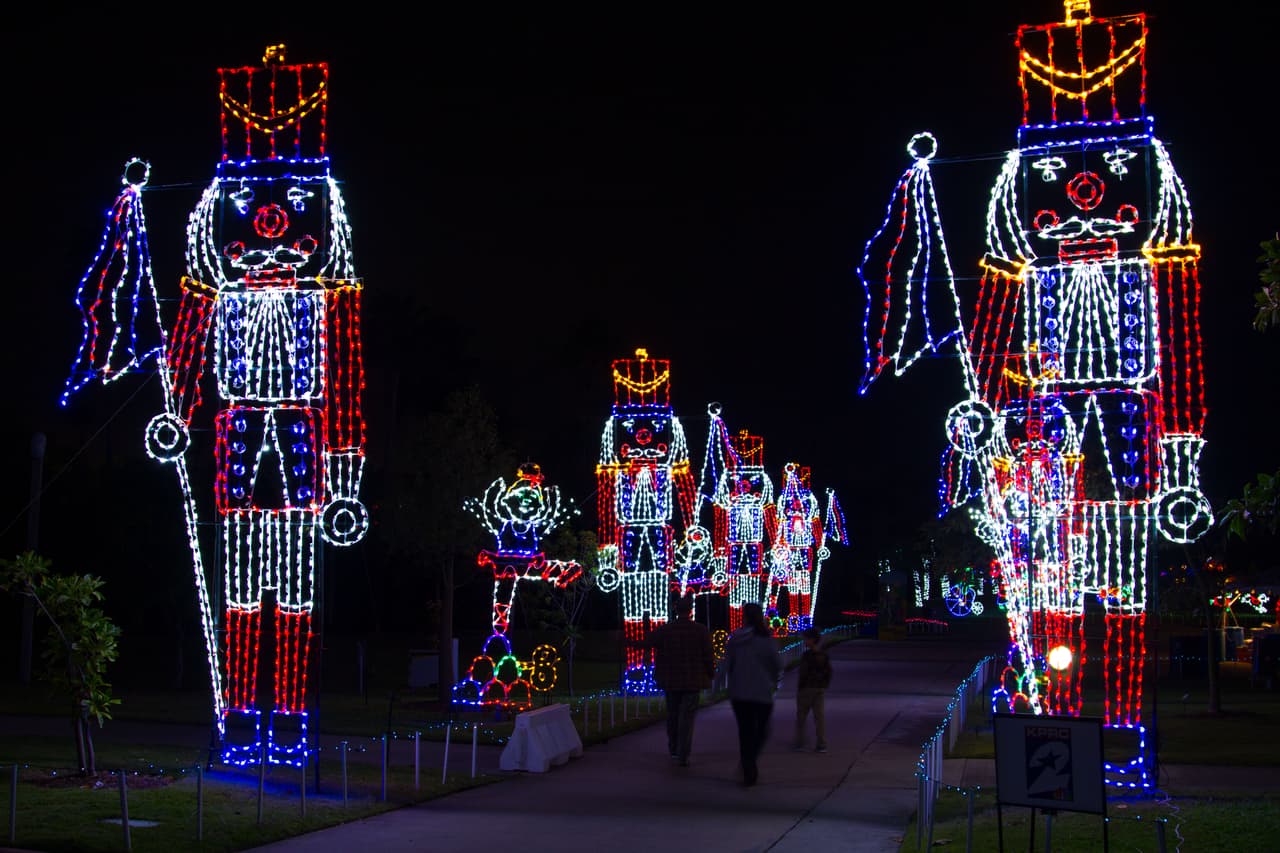 Abre sus puertas el espectacular festival de luces navideñas del Moody Gardens en Galveston