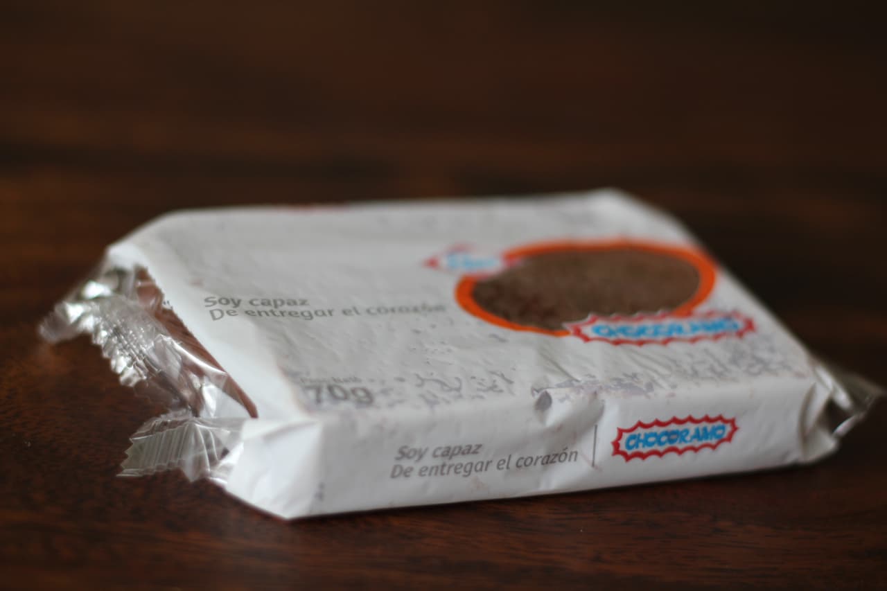 <b>Chocorramo:</b>
<br>Esta golosina es una prima hermana de los brownies, un panqué de chocolate que en su país de origen también se prepara con vainilla con chocolate, puro chocolate y arequipe.