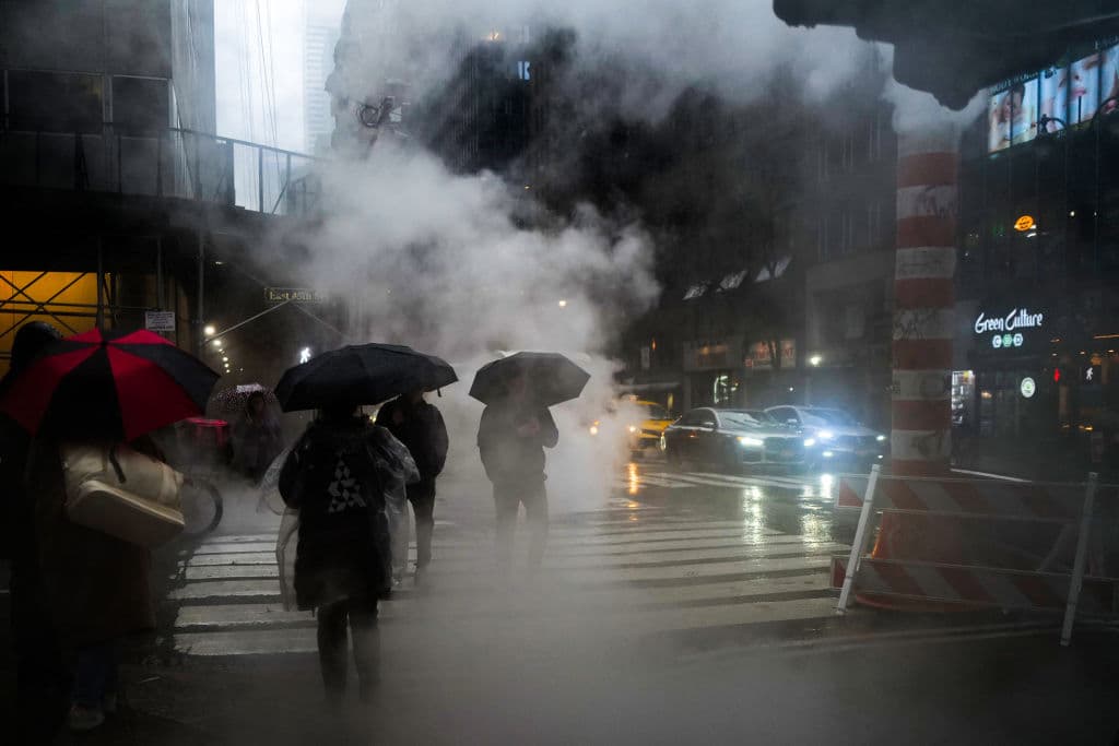Las tormentas invernales seguirán golpeando EEUU de costa a costa con nieve, frío, viento y riesgo de tornados