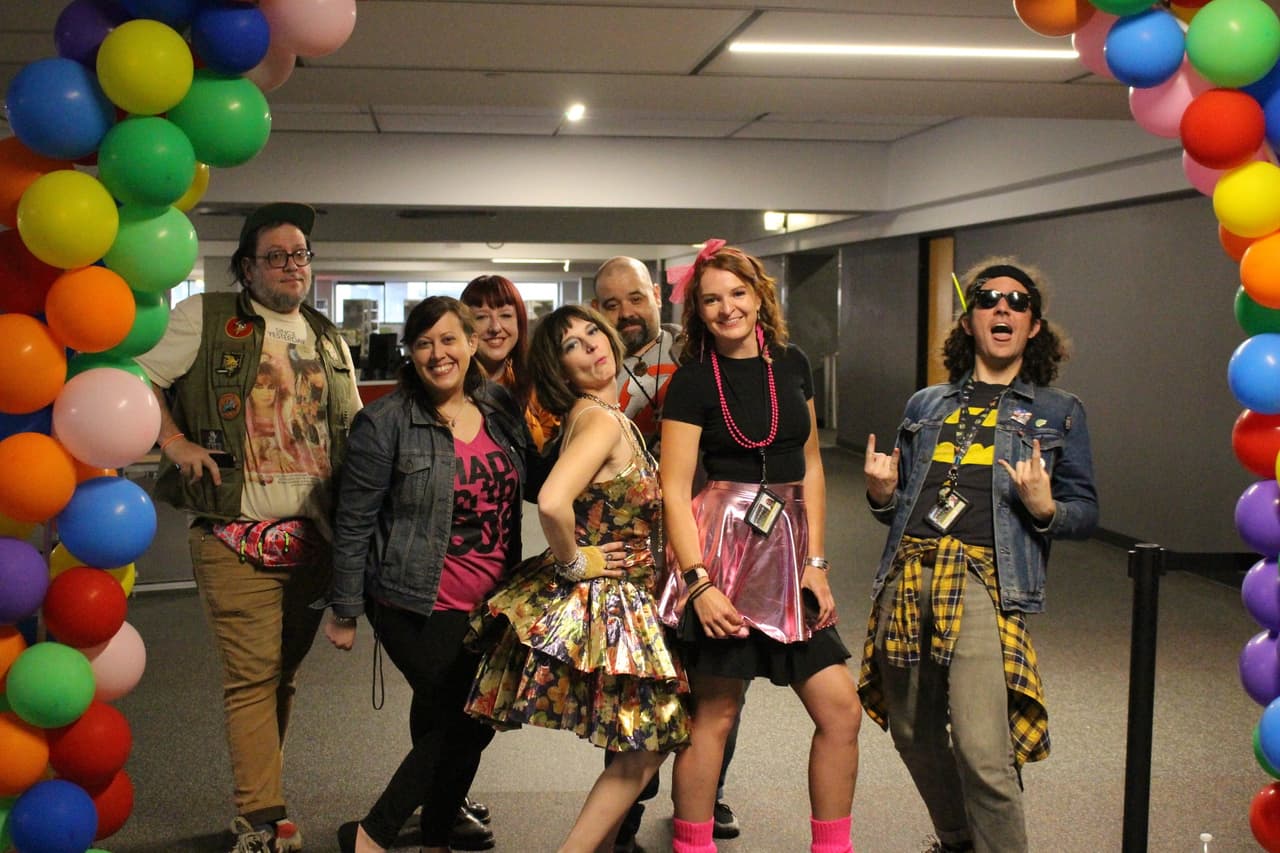 La biblioteca pública de Dallas ofrecerá una botella de agua de cortesía para los adolescentes que se inscriban en Smart Summer con el Alcalde de Dallas Johnson. Esto será del 1 de julio al 13 de agosto y en
<b><a href="http://dallaslibrary2.org/" target="_blank">este enlace puedes consultar todas las ubicaciones. </a></b>