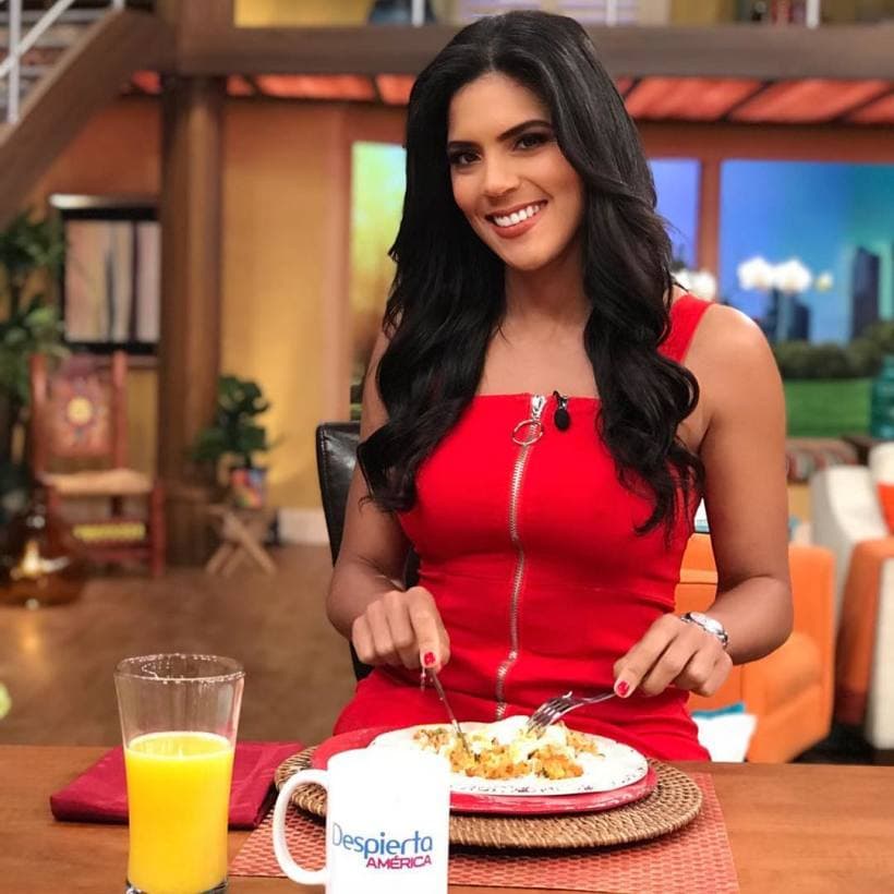 Nuestra conductora complementa el ejercicio con una buena alimentación, por lo que cada mañana el chef Yisus le prepara un desayuno balanceado.