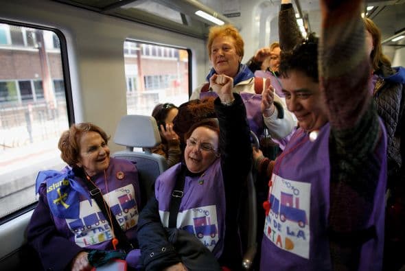 En el texto piden al Gobierno que mantenga la actual ley, que establece el aborto libre como un derecho de la mujer hasta la semana 14.