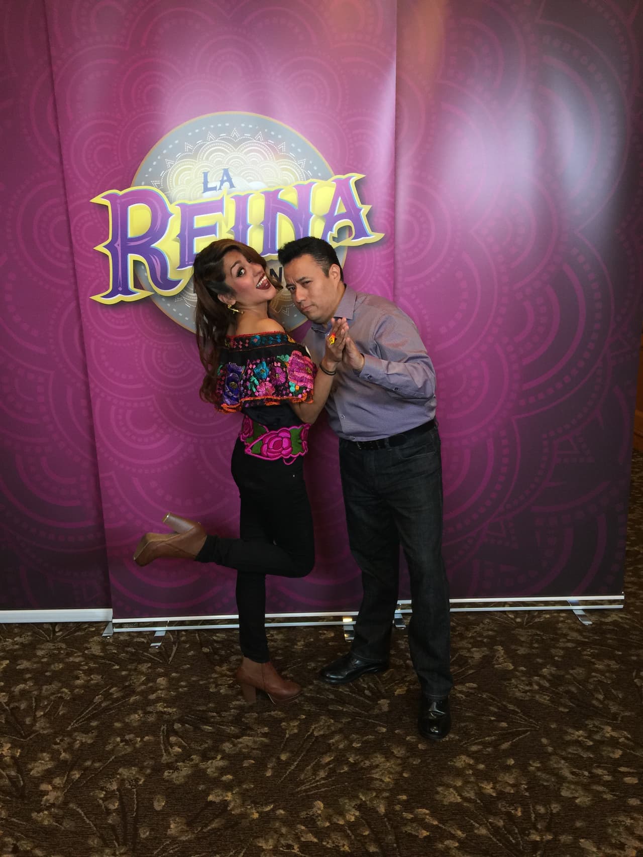 ¿Te gustaría bailar conmigo?