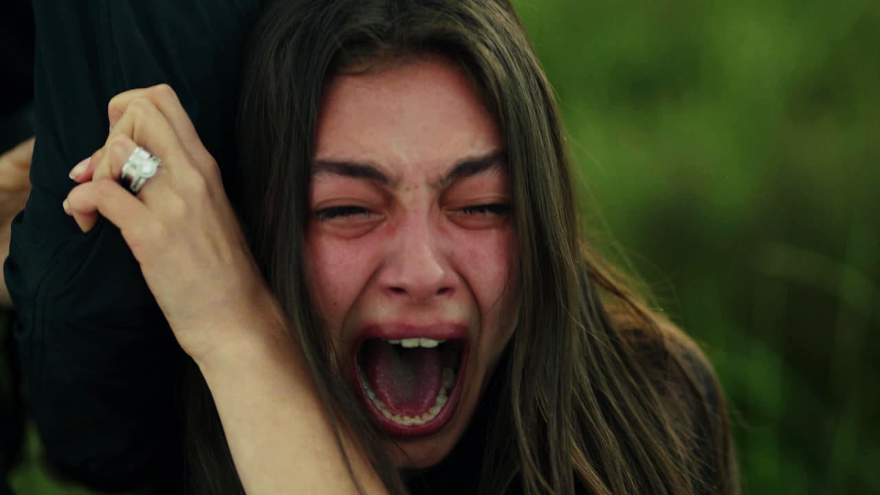 Nihan era un intenso dolor: el hombre de su vida había muerto ante sus ojos.