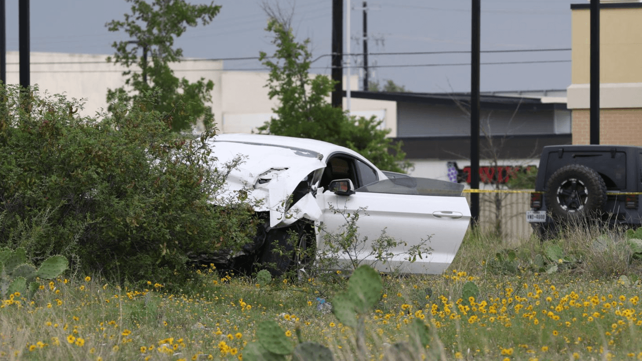 <b>Mientras tanto, el chico de 20 años y presunto responsable sigue en el hospital y tuvo heridas graves.</b> Se está generando además una orden para obtener resultados de toxicología.