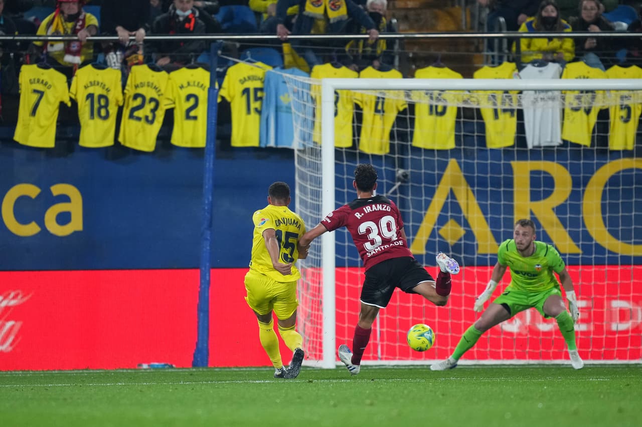 Betis perdió en casa contra Elche con Guardado en cancha y Lainez en tribuna; Mallorca de Javier Aguirre derrota al Alavés en duelo vital para no descender y Villarreal gana el derbi ante Valencia.