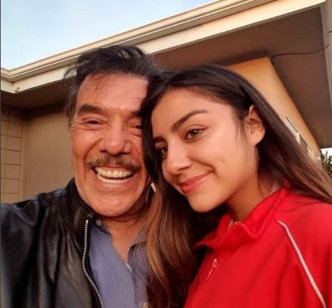 Don Pedro Rivera también compartió algunas imágenes con su nieta a la que adora tal, y como lo ha confesado en sus redes sociales.