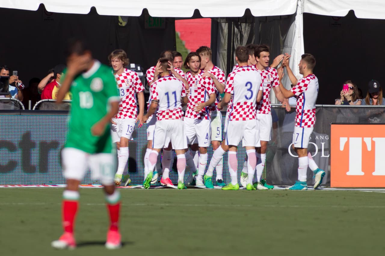 México cayó 2-1 con Croacia en un histórico juego para Javier Hernández