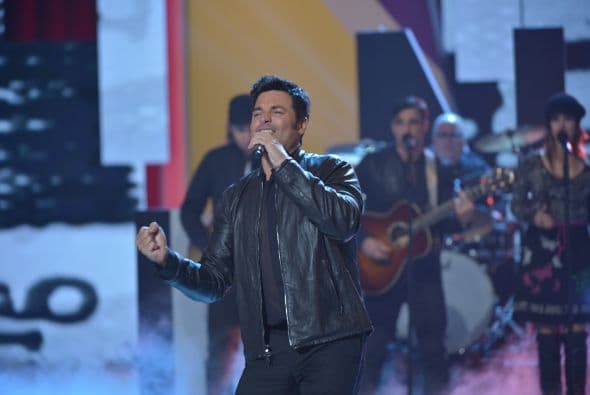 La estrella de Chayanne llenó de música y luz el foro, desde donde encantó ¡y enamoró! a los asistentes. 