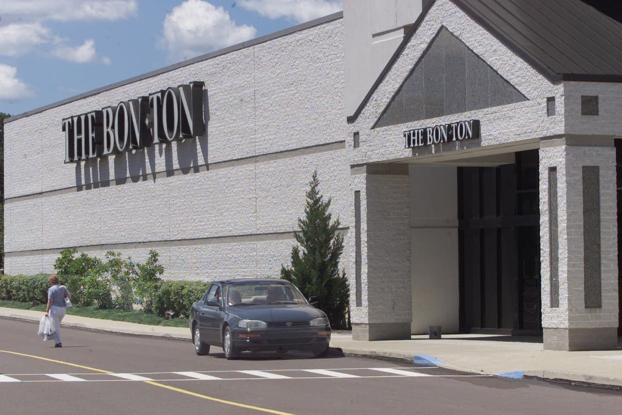 <b>Bon Ton</b> cerró 258 tiendas en el 2018.