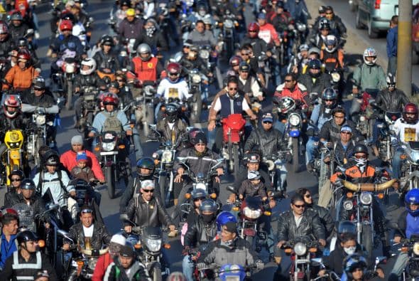 Los motoristas se concentraron en la Plaza de la Constitución, donde previo a su partido, el vicepresidente de Guatemala, Rafael Espada y el ministro de Cultura y Deportes, Héctor Escobedo dieron lectura al acuerdo ministerial que declara a dicha actividad Patrimonio Cultural Intangible de la Nación.