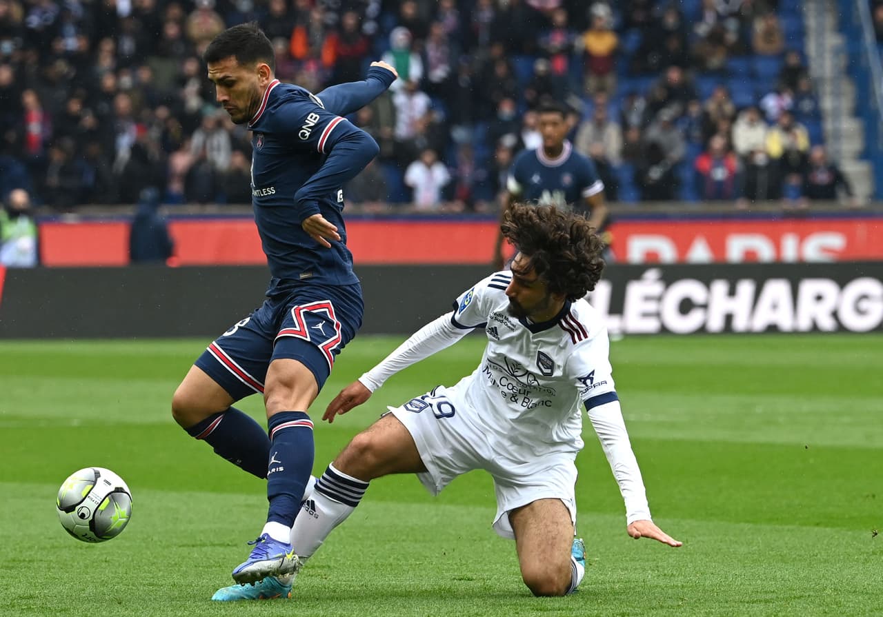 El PSG goleó al Bordeaux con los goles de Mbappé, Neymar y Leandro Paredes, pero ni esa victoria evitó los abucheos de sus seguidores, quienes castigaron especialmente al Ney y Lio.