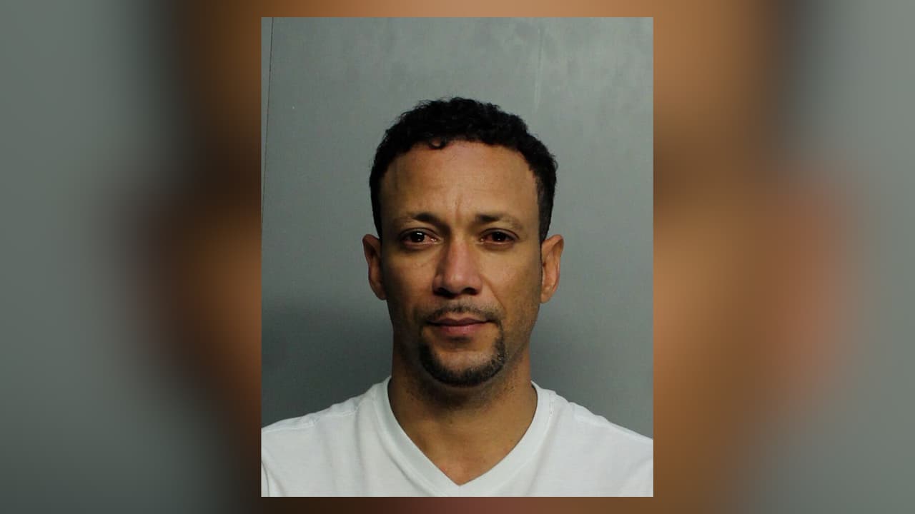 Arrestan a hombre de Hialeah acusado de quemar las piernas a la hija de 15 años de su esposa