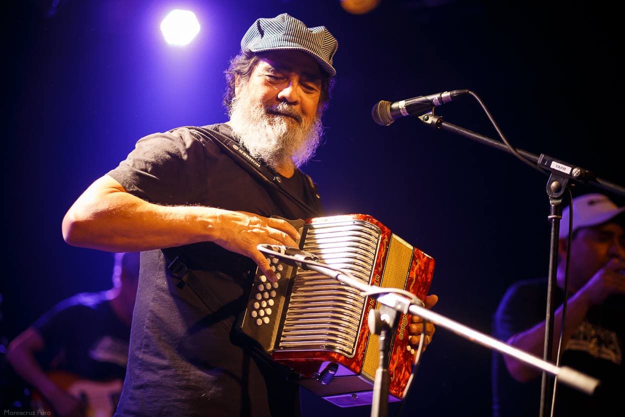 Muere Celso Piña, "El Rebelde del Acordeón" en un hospital de México