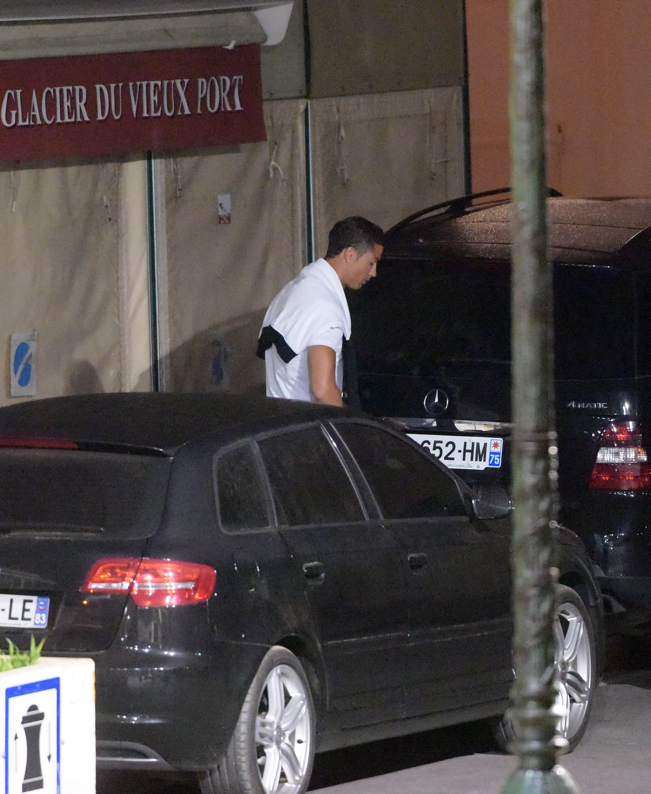 ¡No podemos creer que eso te enseñaran en casa!