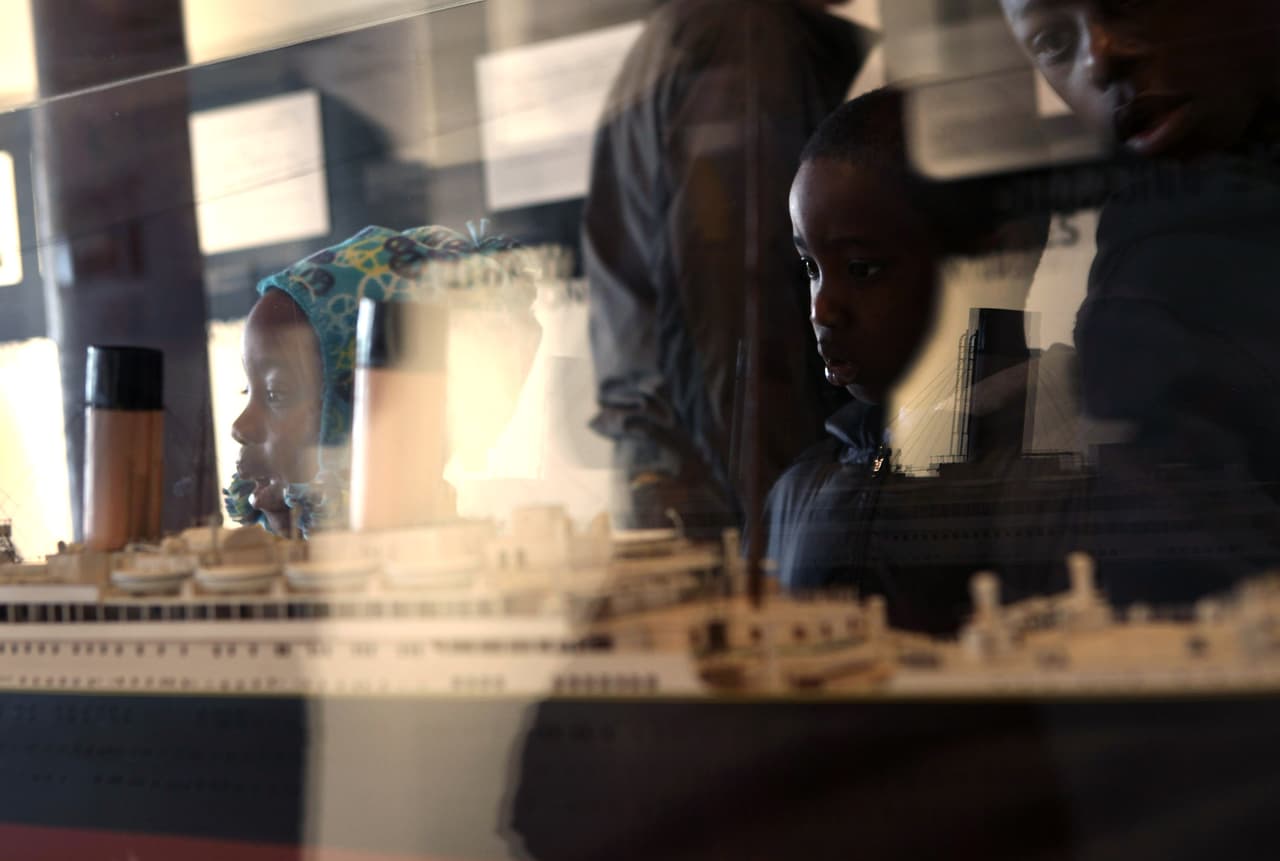 5. La película sin sonido Saved From the Titanic se comenzó a filmar cinco días después del desastre. Dorothy Gibson, quien sobrevivió el accidente, era una de las protagonistas.