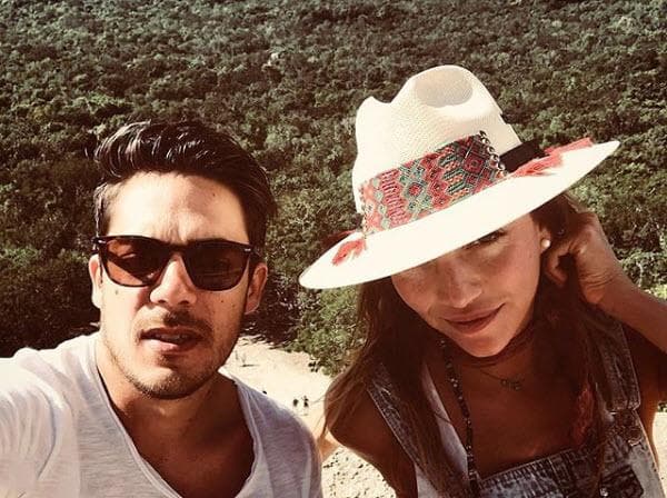 "Durante algún tiempo sí estuve como
<b> tratando de ser la persona que las otras personas esperaban</b>, luego me di cuenta que era mucha pérdida de tiempo y que a mí ya me tenía muy cansada", explicó.
<br>