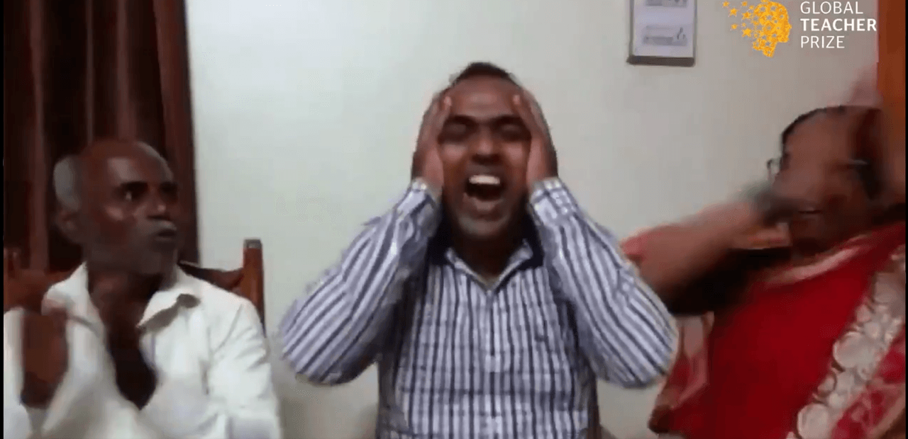 Este humilde maestro gana $1 millón por ser 'el mejor profesor del mundo' y comparte la mitad del dinero con sus competidores