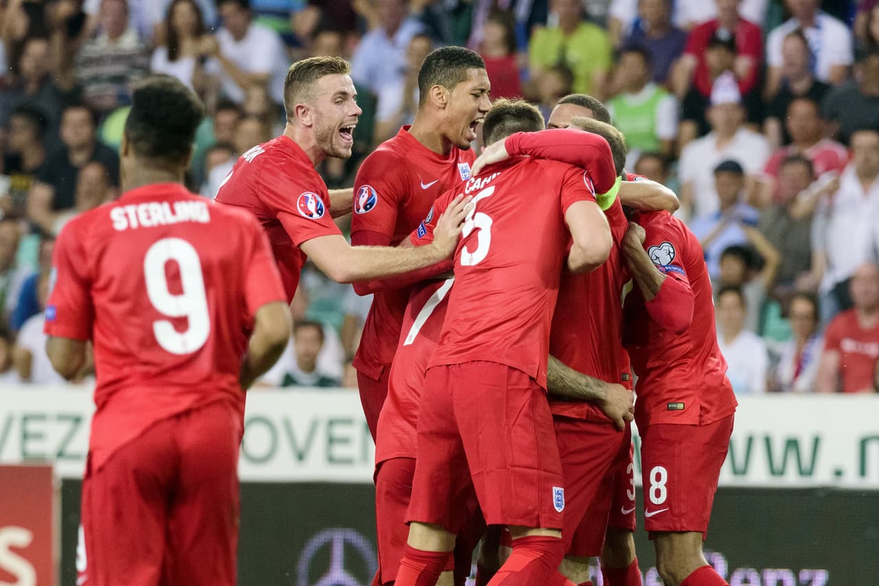 Eslovenia 2-3 Inglaterra: Wilshere y Rooney lideran la remontada