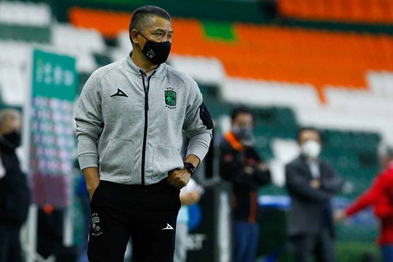 Ambriz niega crisis en León, pero "el nivel nos está costando"