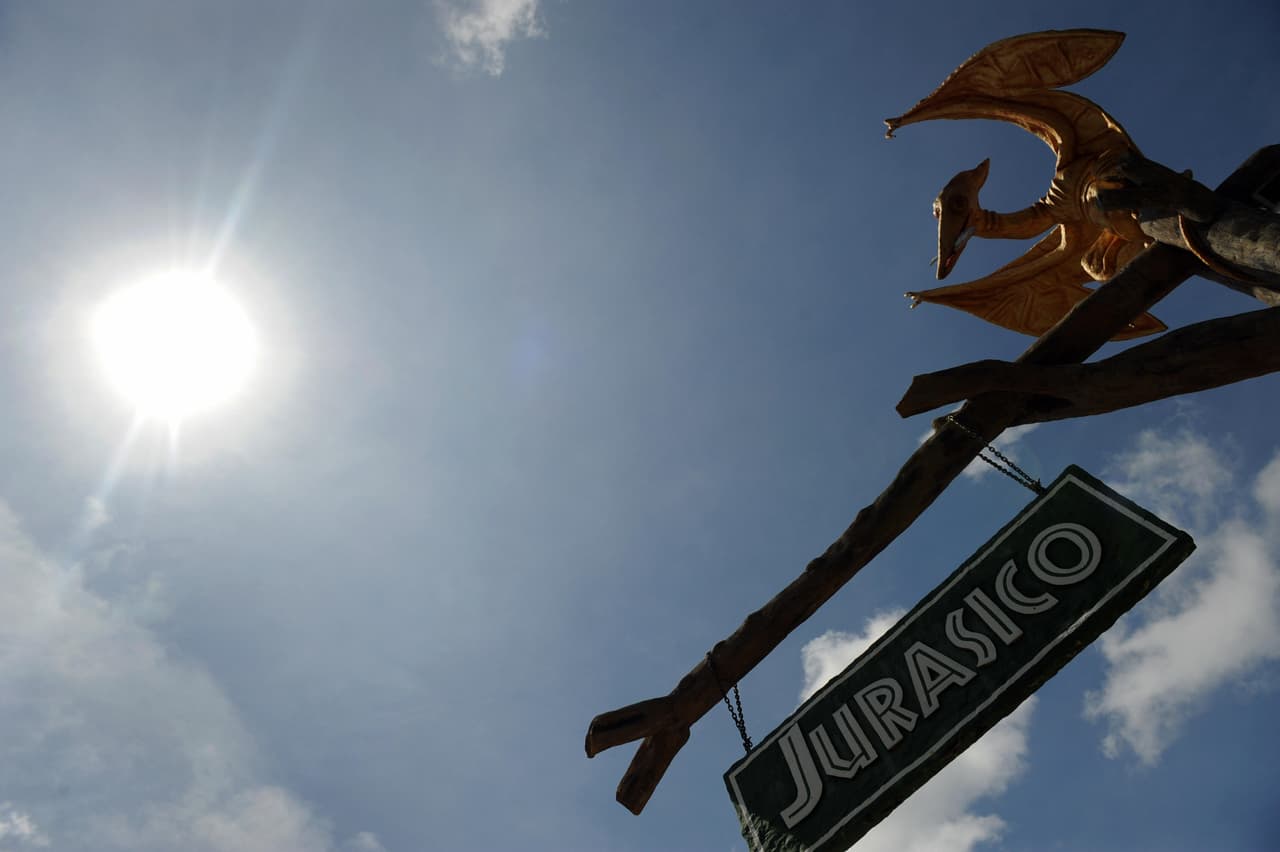 Dentro del parque hay una parte dedicada a los dinosaurios, los cuales el narcotraficante mandó crear.