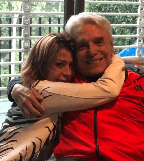 Fue 
<a href="https://www.univision.com/famosos/alejandra-guzman-caida-estado-de-salud">Enrique Guzmán quien reveló que su hija</a> sintió “mucho dolor” al momento de la caída, por lo que fue sedada tras ser ingresada en el hospital de la Universidad George Washington.