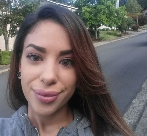 Sara Zghoul fue una modelo de ascendencia jordana, residente del estado de Oregon.