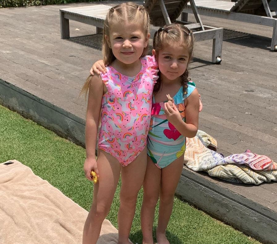 Son padres de Roberta (5 años) y Lusiana (8).
<br>