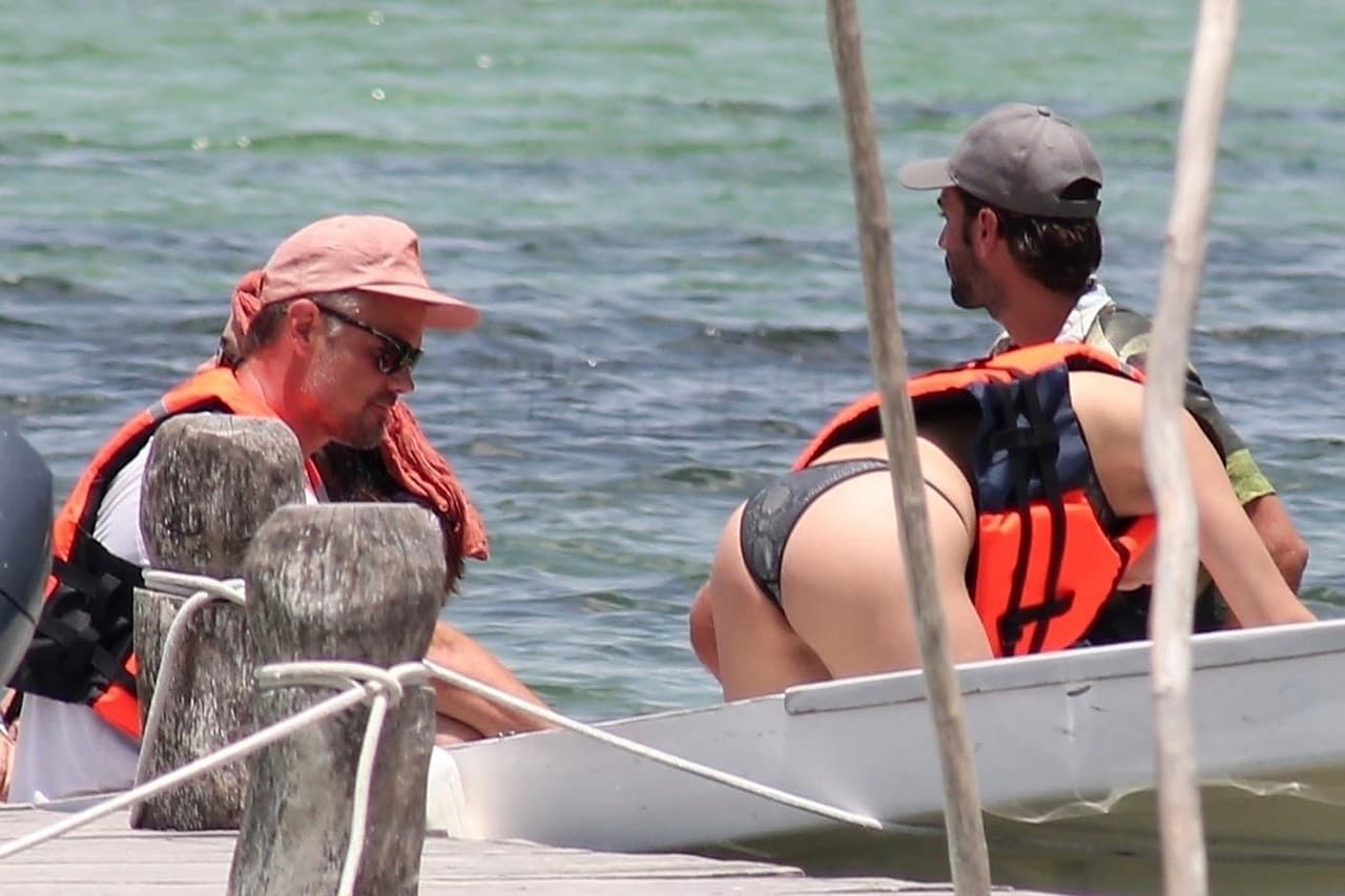 "Ellos bebieron y festejaron juntos hasta muy tarde. Después, Josh le pidió el número de teléfono de Eiza a un amigo en común", revelaron al portal.