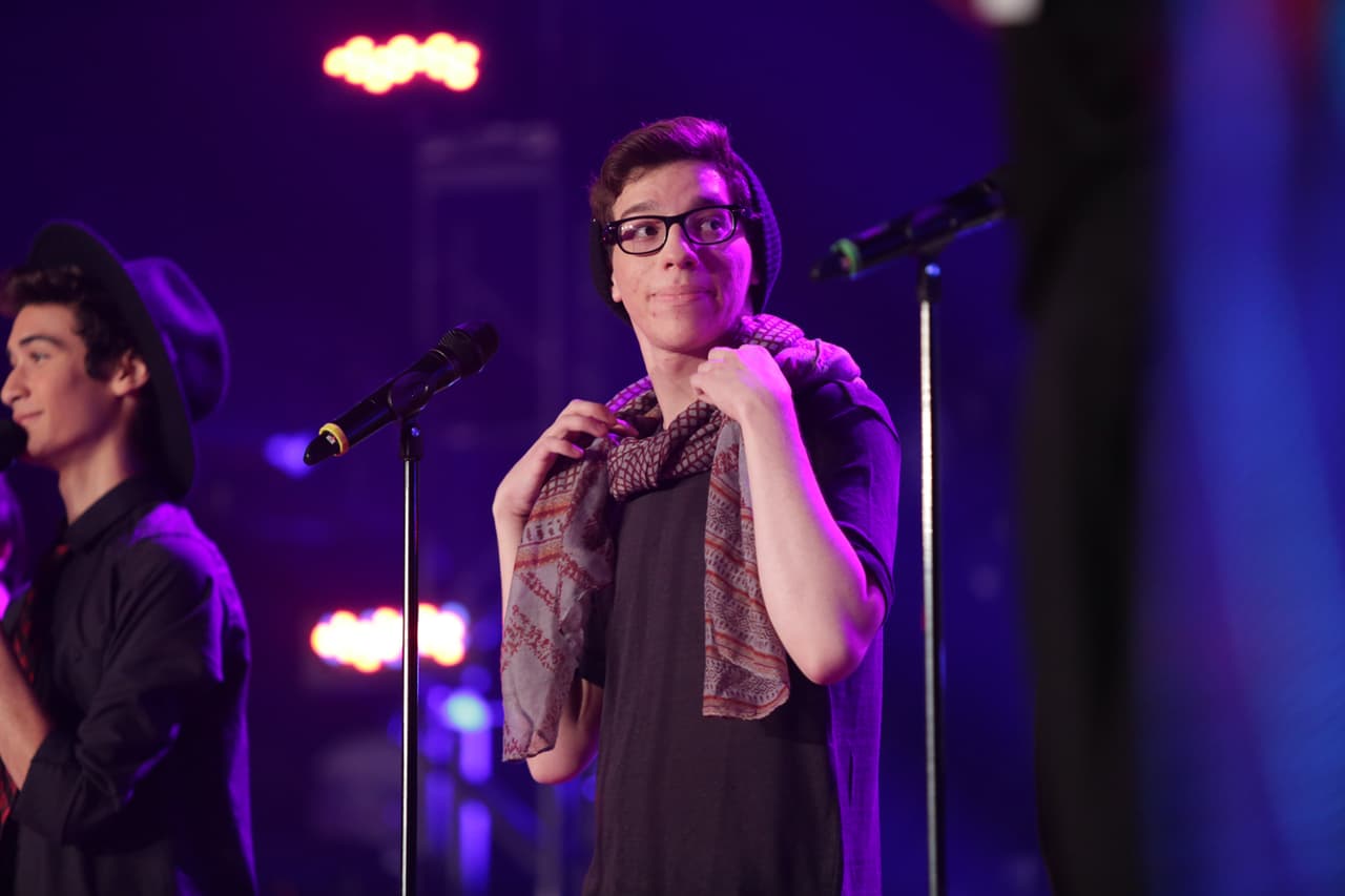 Kevin logró el 78% de los votos y la ovación de las fans que corearon junto a él "All of me" de John Legend. Este chico logró su misión: ser único y diferente.