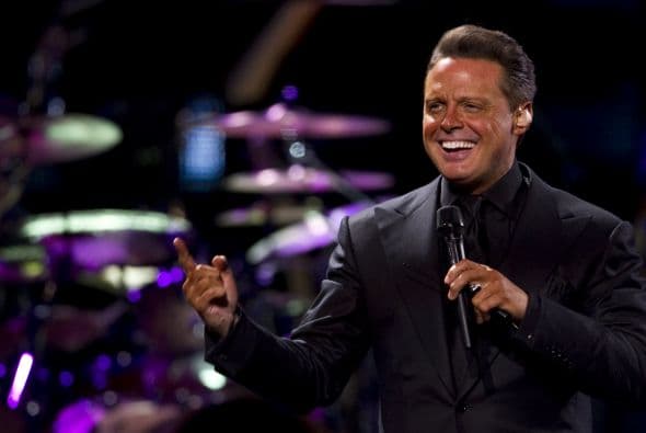 Luis Miguel ´El sol´ no tiene amor para pasar este 14 después de su ruptura con Kasia Sowinska, cupido no ha hecho de las suyas.