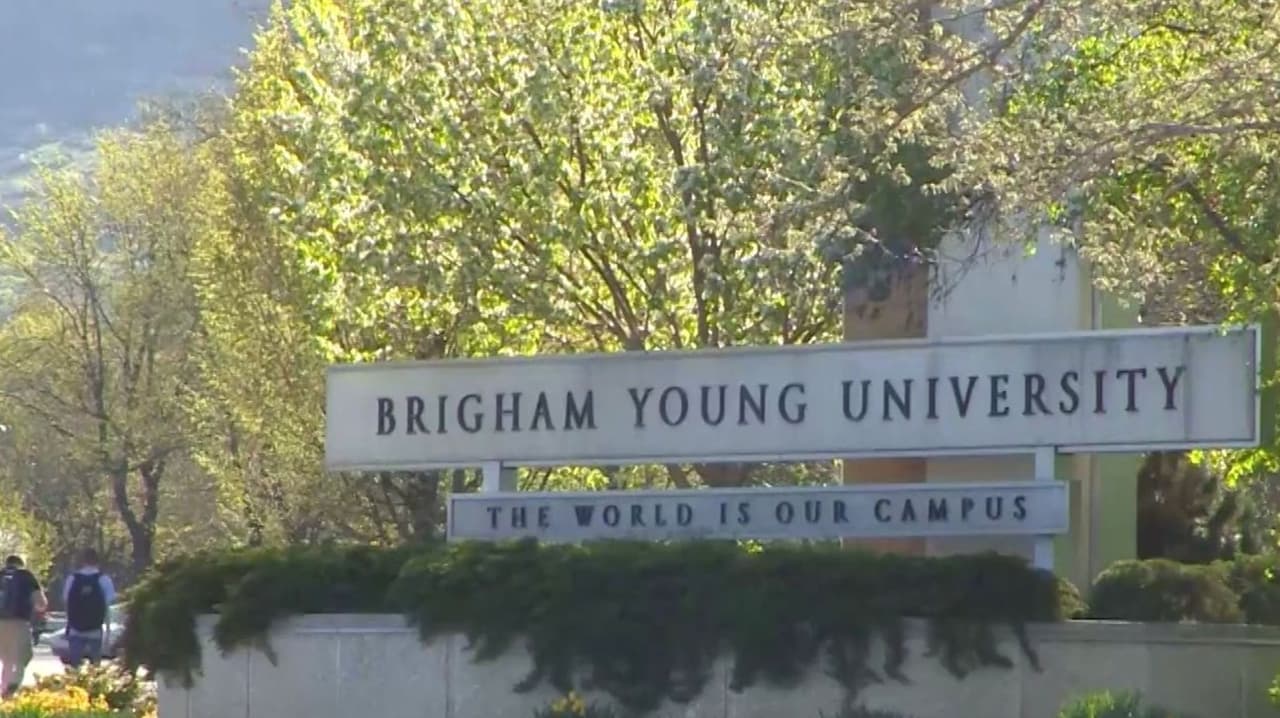 Arrestan a profesor de BYU tras ser sorprendido intentando tener contacto sexual con una menor