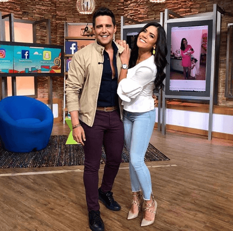 Tener amigos entrañables como Alejandro Chabán también llena el corazón de nuestra conductora.