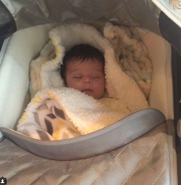 Orlando celebra un mes de tener en sus brazos la más grande bendición de su vida.