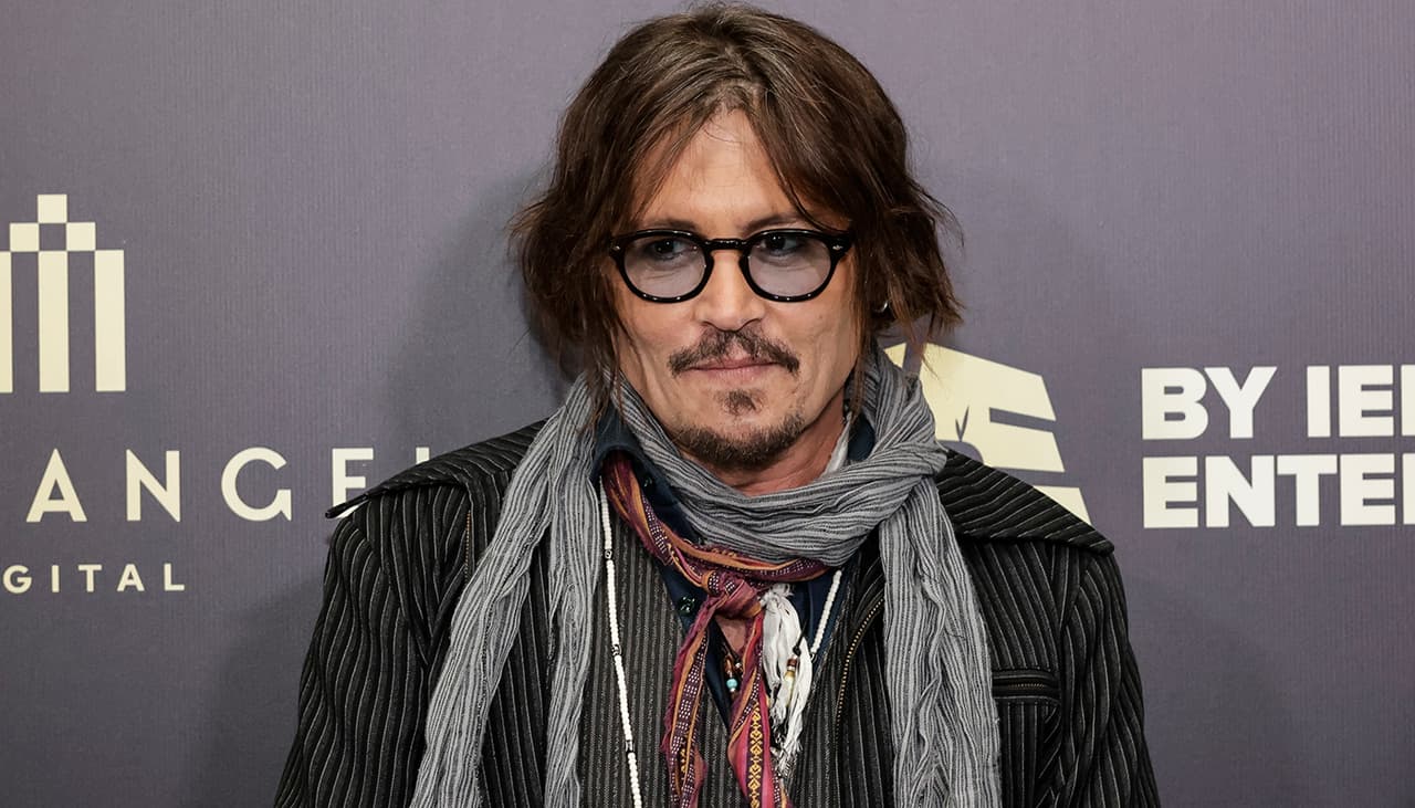 <b>Johnny Depp</b>
<br>A lo largo de los años, la estrella de Hollywood ha interpretado entrañables personajes en producciones como ‘Dark Shadows’, ‘Edward Scissorhands’ y 'The Rum Diary’ y en ellas ha tenido que actuar apasionados besos.