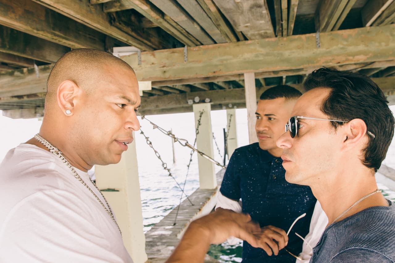 Por segunda ocasión Marc Anthony se une a esta popular agrupación que sigue triunfando.