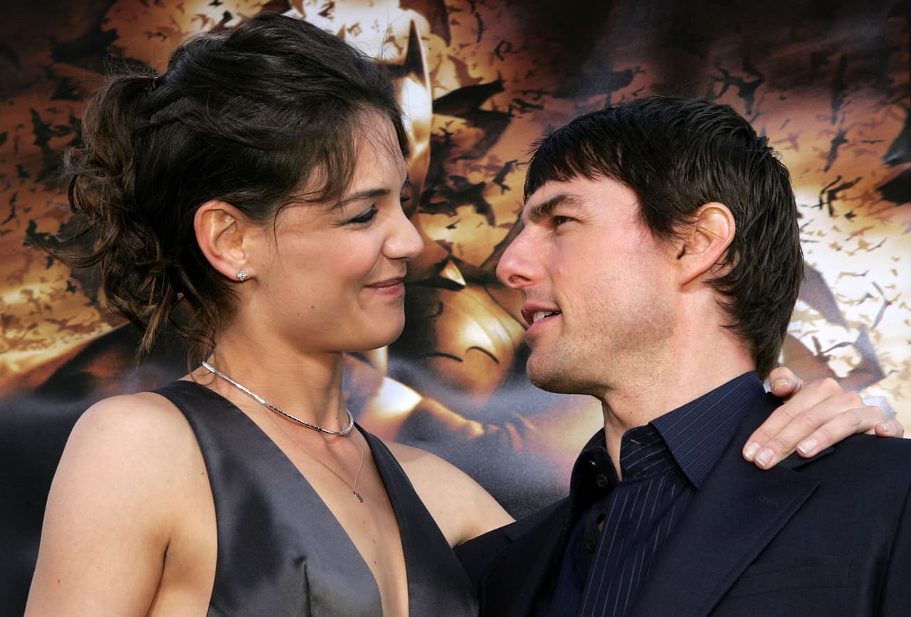 Cuando Katie Holmes y Tom Cruise eran felices no escatimaban en gastos para su pequeña Suri. Uno de los regalos más comentados fue cuando le dieron en su segunda Navidad un poni de verdad y unos aretes de diamantes valuados en 130,000 dólares.