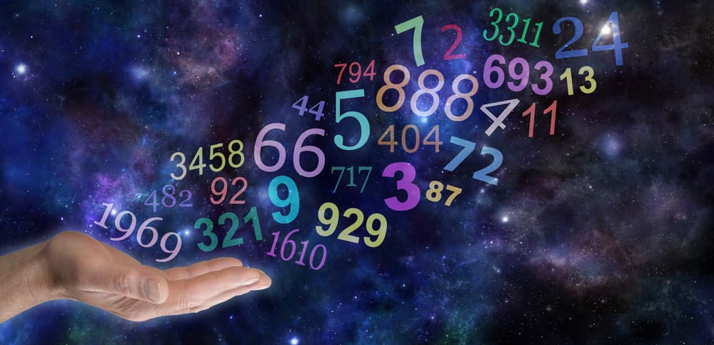 <b>El 13 es un buen número según la Numerología</b>
<br>Según la Numerología el 13, como tal, carece de importancia ya que los números de dos dígitos más relevantes son el 11, el 22 y el 33. Como regla general, todos los números se reducen a un solo dígito, y por eso el 13 se considera equivalente a un 4, ya que 13=1+3.