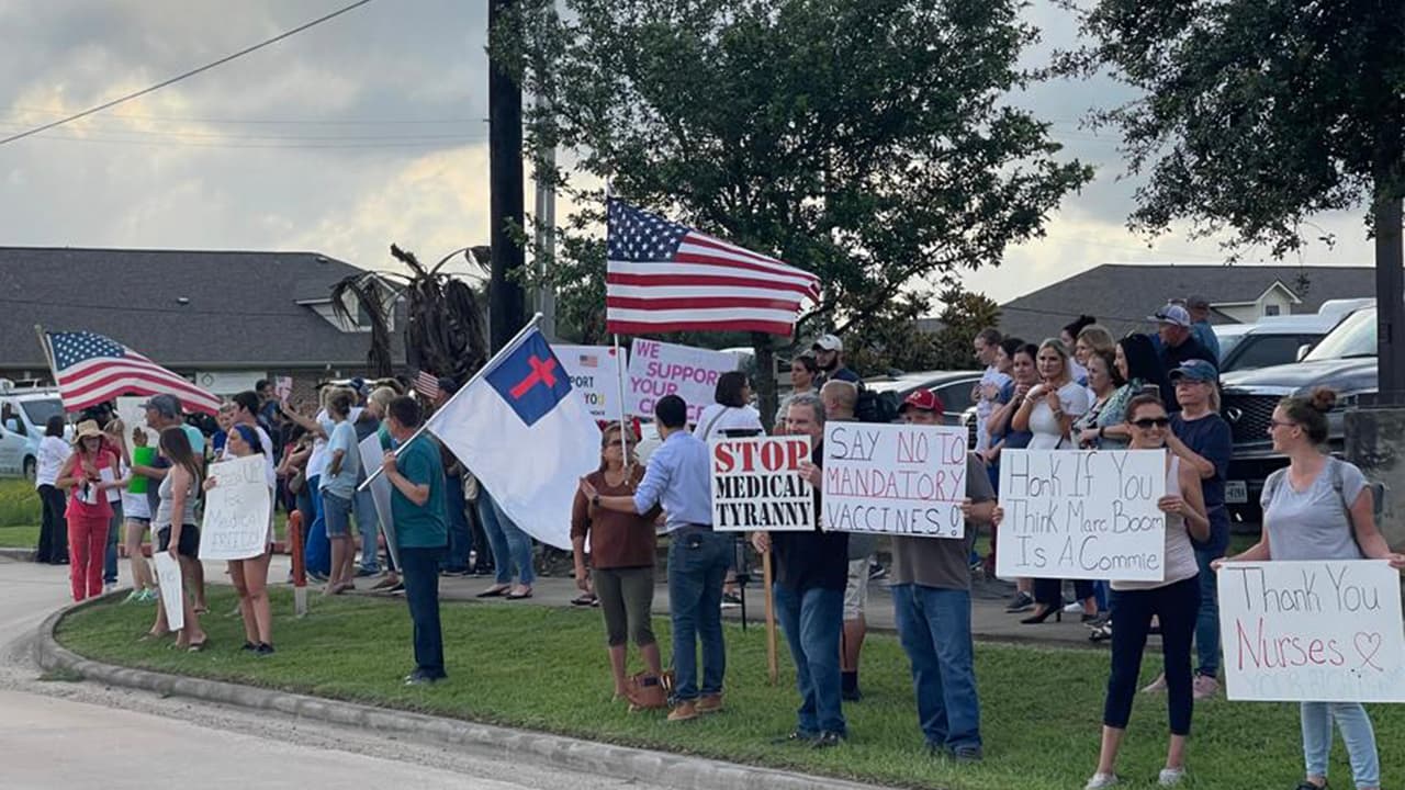 Ese 7 de junio se vencía el plazo que les había dado el hospital a estos trabajadores para que se pusieran la vacuna.